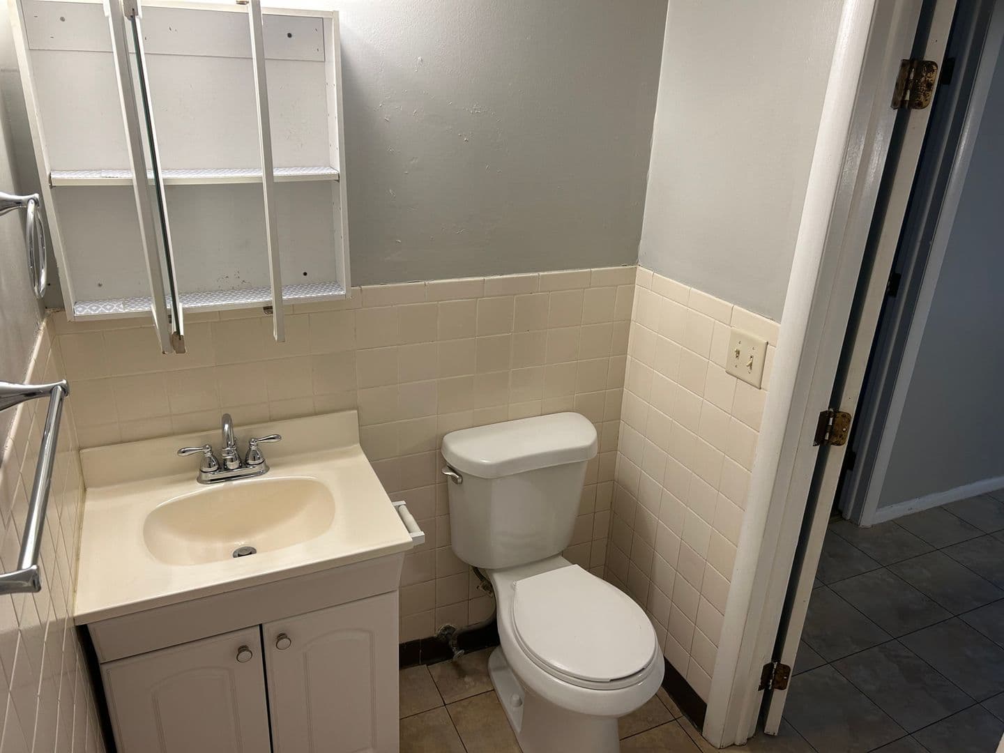 Columbus Apartment: 40 McMillen