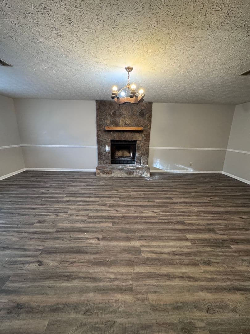 Jacksonville House: 800 14th Avenue, NE -