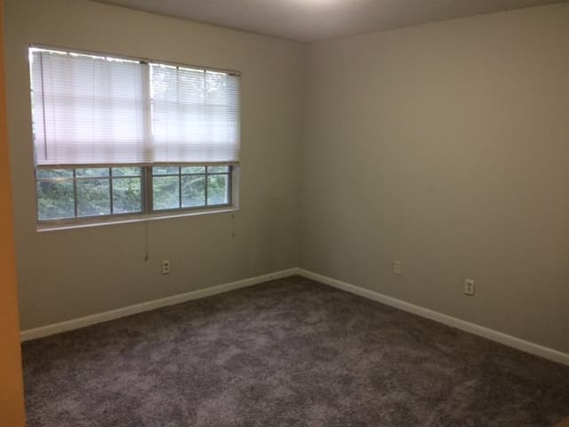 Anniston House: 1415 Christine Ave. #23