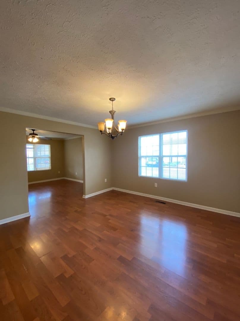 Anniston House: 705 Knox Avenue