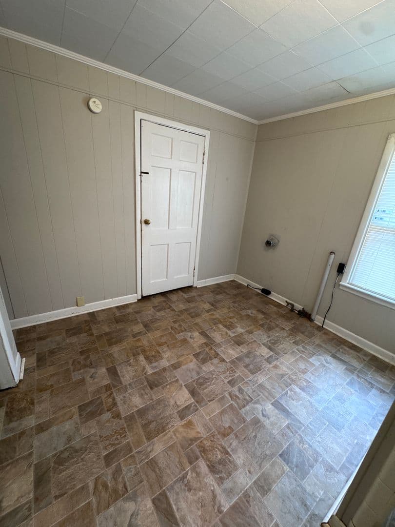 Jacksonville House: 1306 B Church Avenue SE