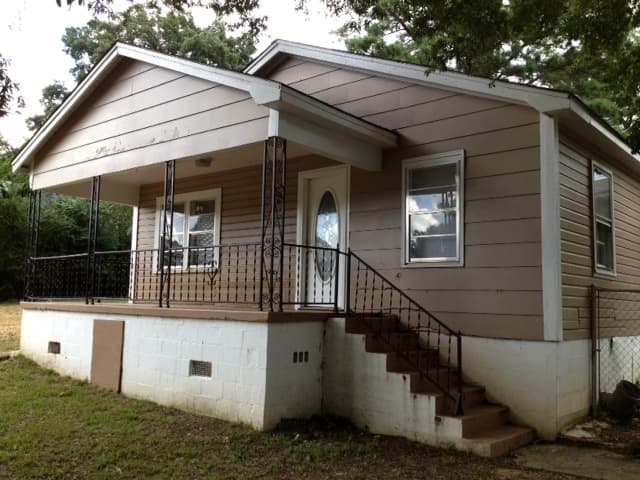 Anniston House: 401 Williamson Avenue