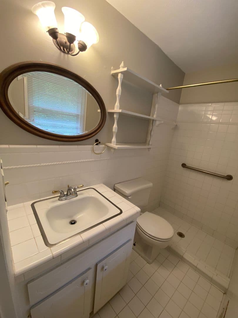 Jacksonville House: 408 4th Avenue NE
