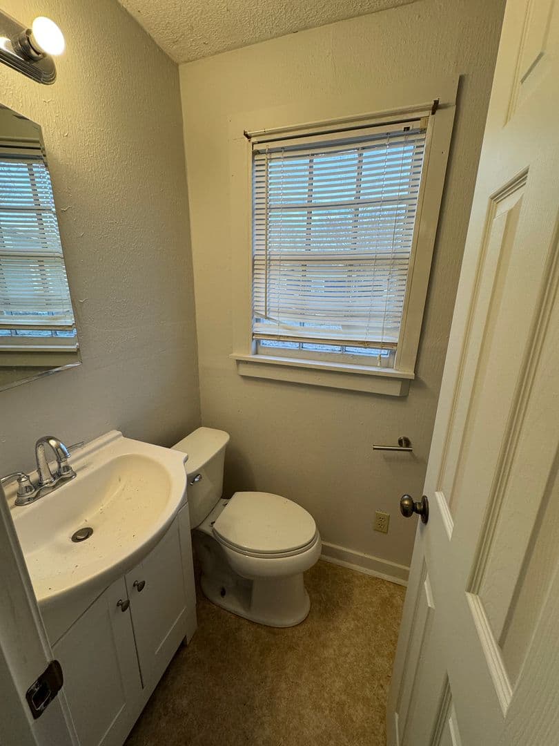 Jacksonville House: 102 Thomas Ave SE