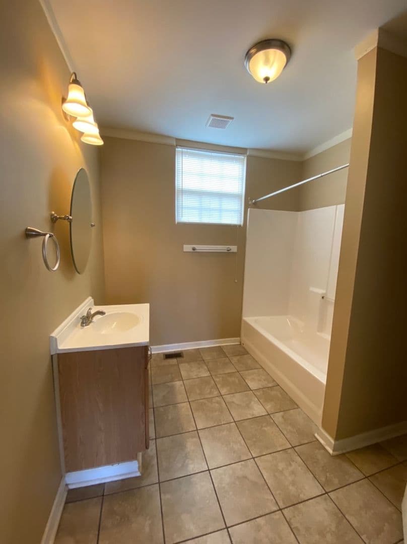 Anniston House: 705 Knox Avenue