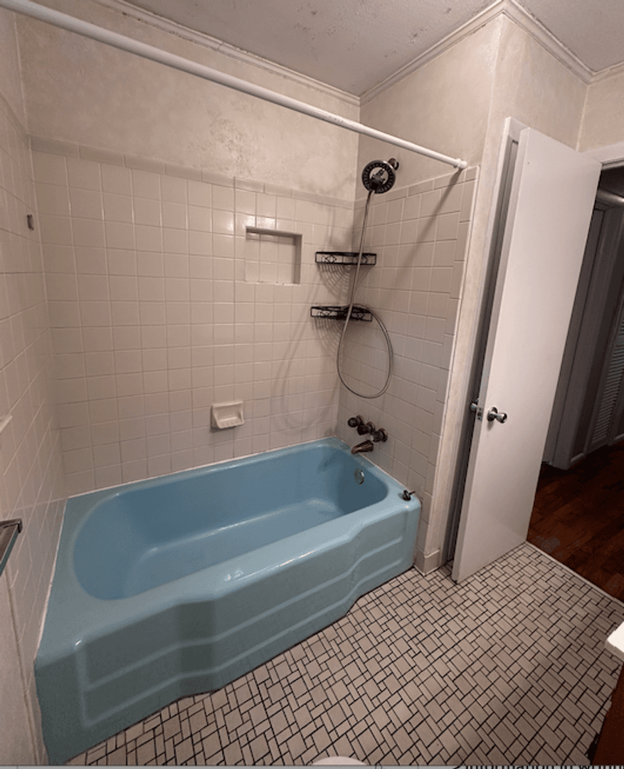 Jacksonville House: 205 West Avenue, NW