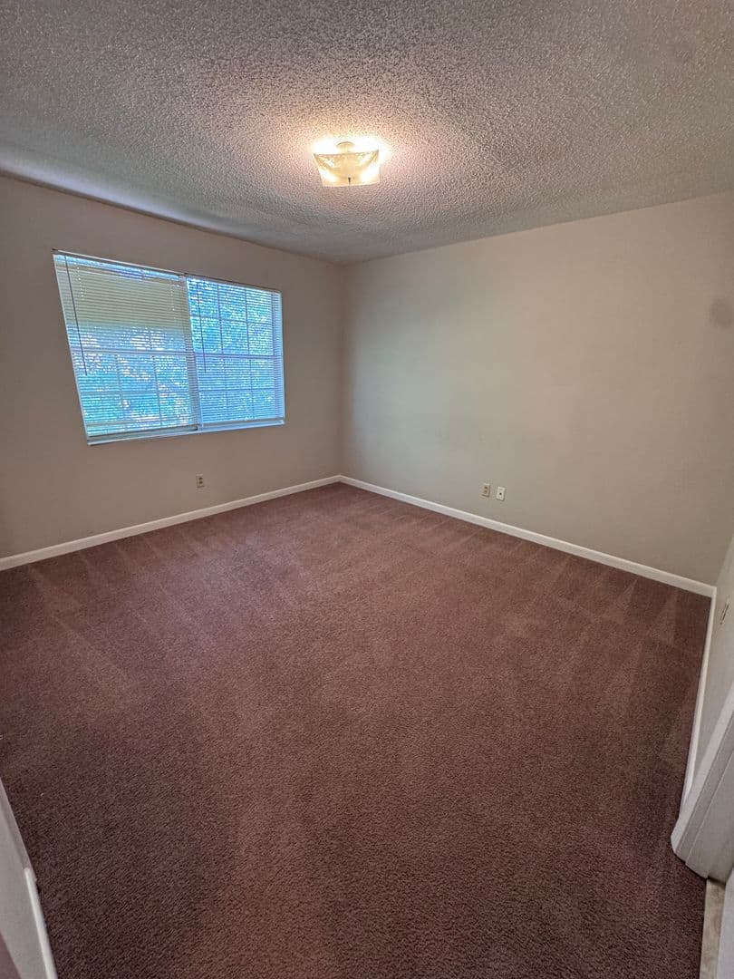 Anniston House: 1415 Christine Ave Apt#19