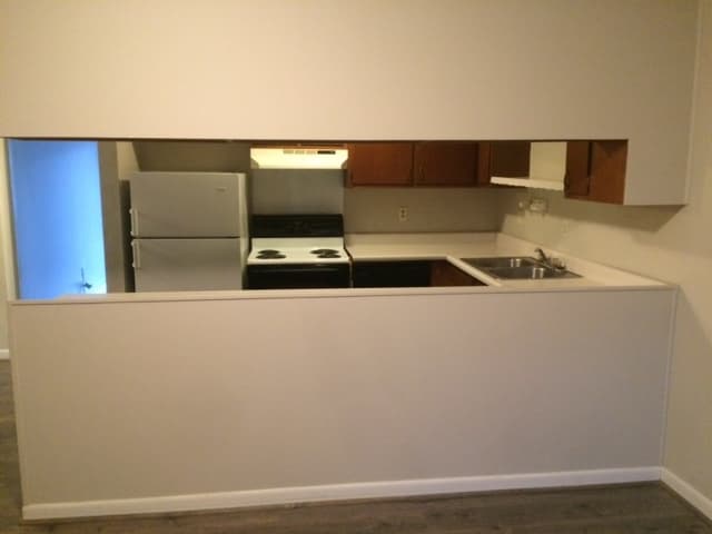 Anniston House: 1415 Christine Ave. #23