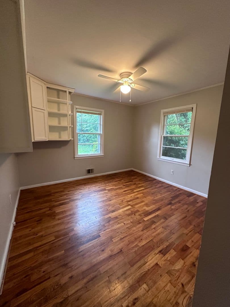 Jacksonville House: 205 West Avenue, NW