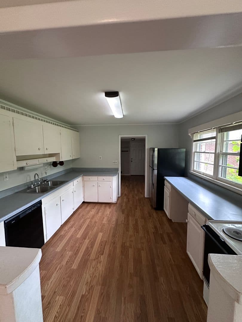 Jacksonville House: 205 West Avenue, NW