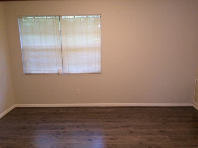 Anniston House: 1415 Christine Ave. #23
