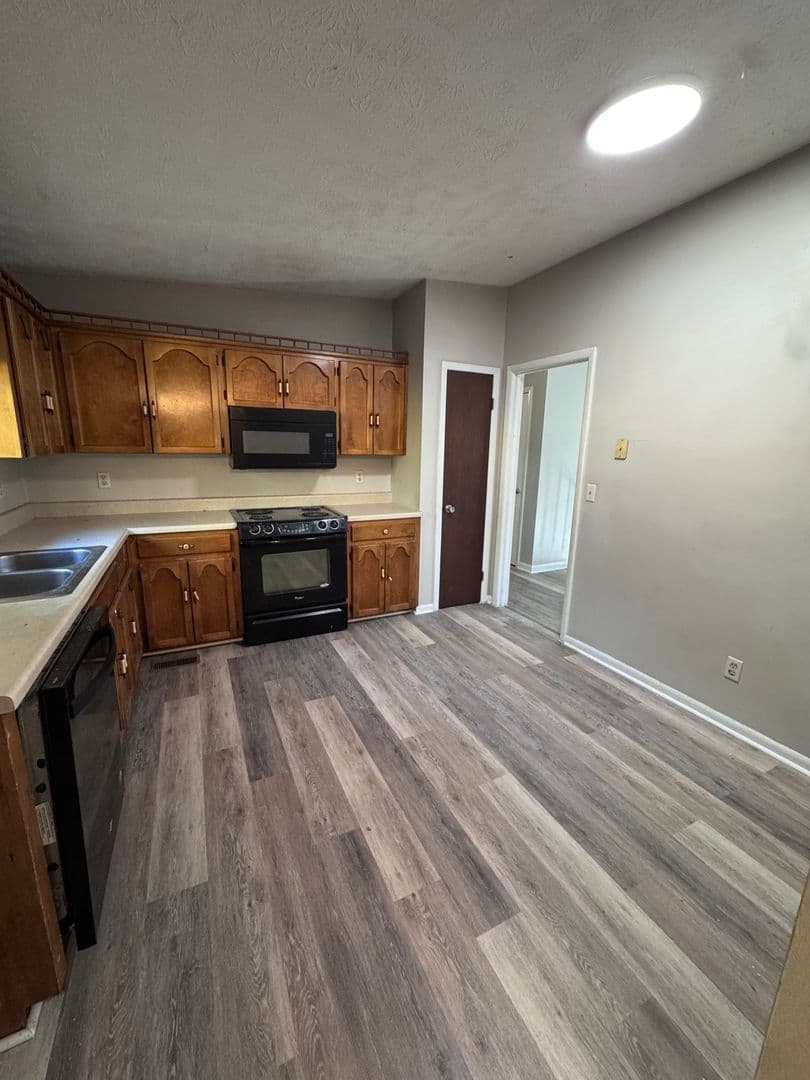 Jacksonville House: 800 14th Avenue, NE -