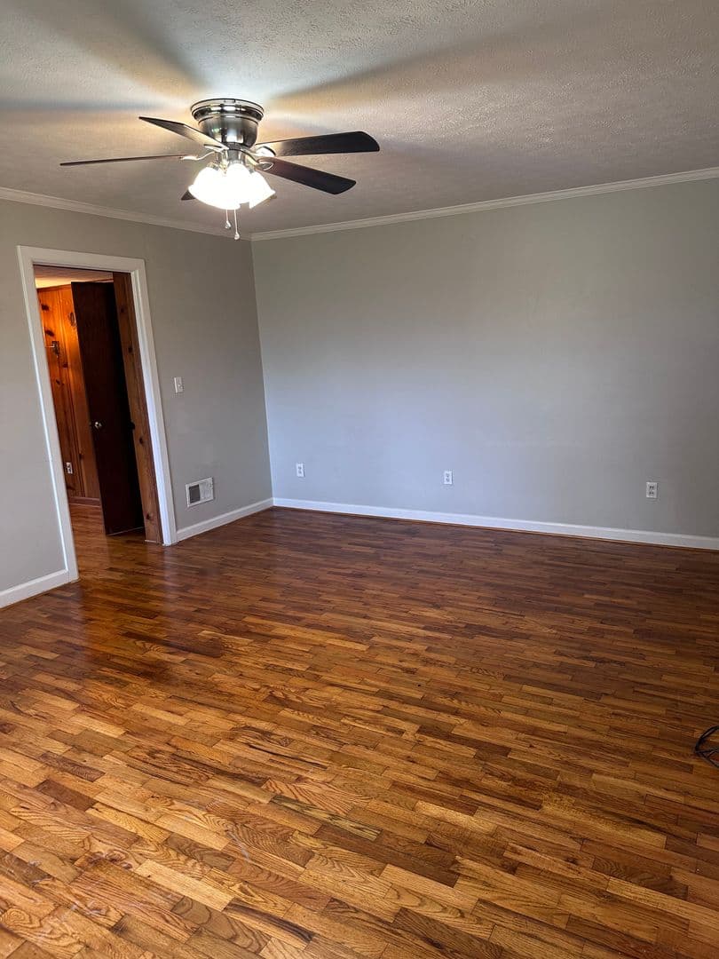 Jacksonville House: 205 West Avenue, NW