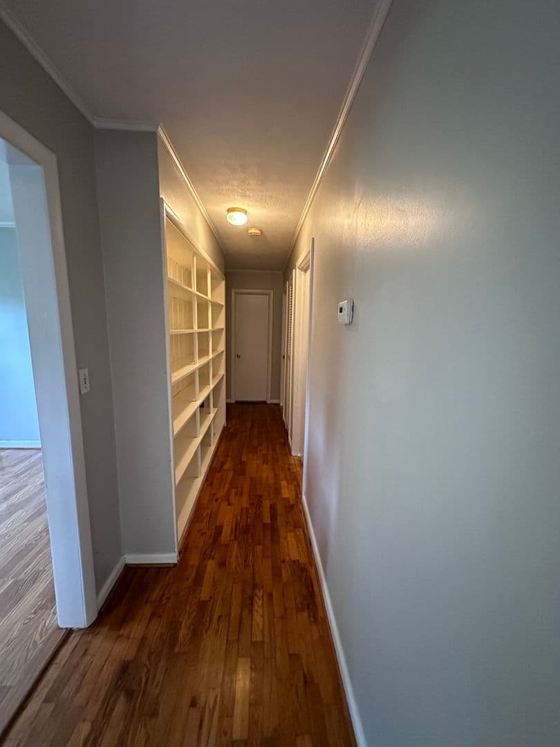 Jacksonville House: 205 West Avenue, NW