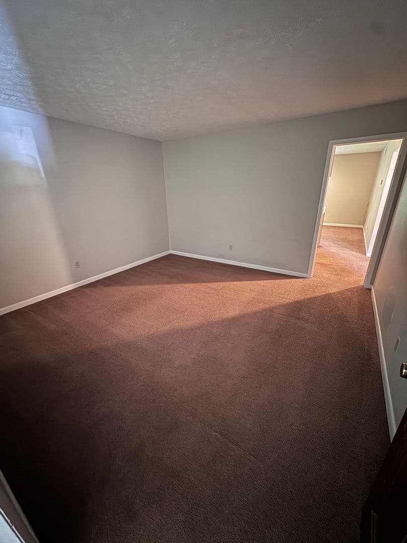 Anniston House: 1415 Christine Ave Apt#19