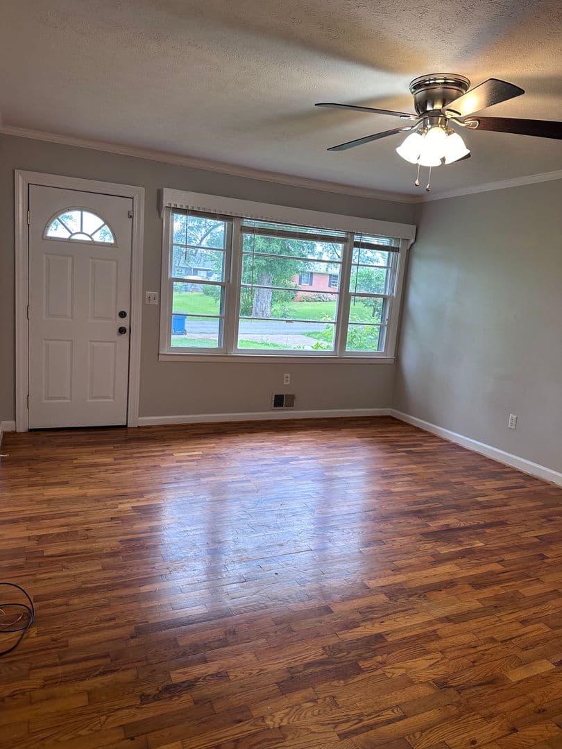Jacksonville House: 205 West Avenue, NW