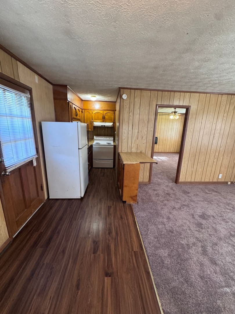 Jacksonville Apartment: 212 Thomas Avenue SE