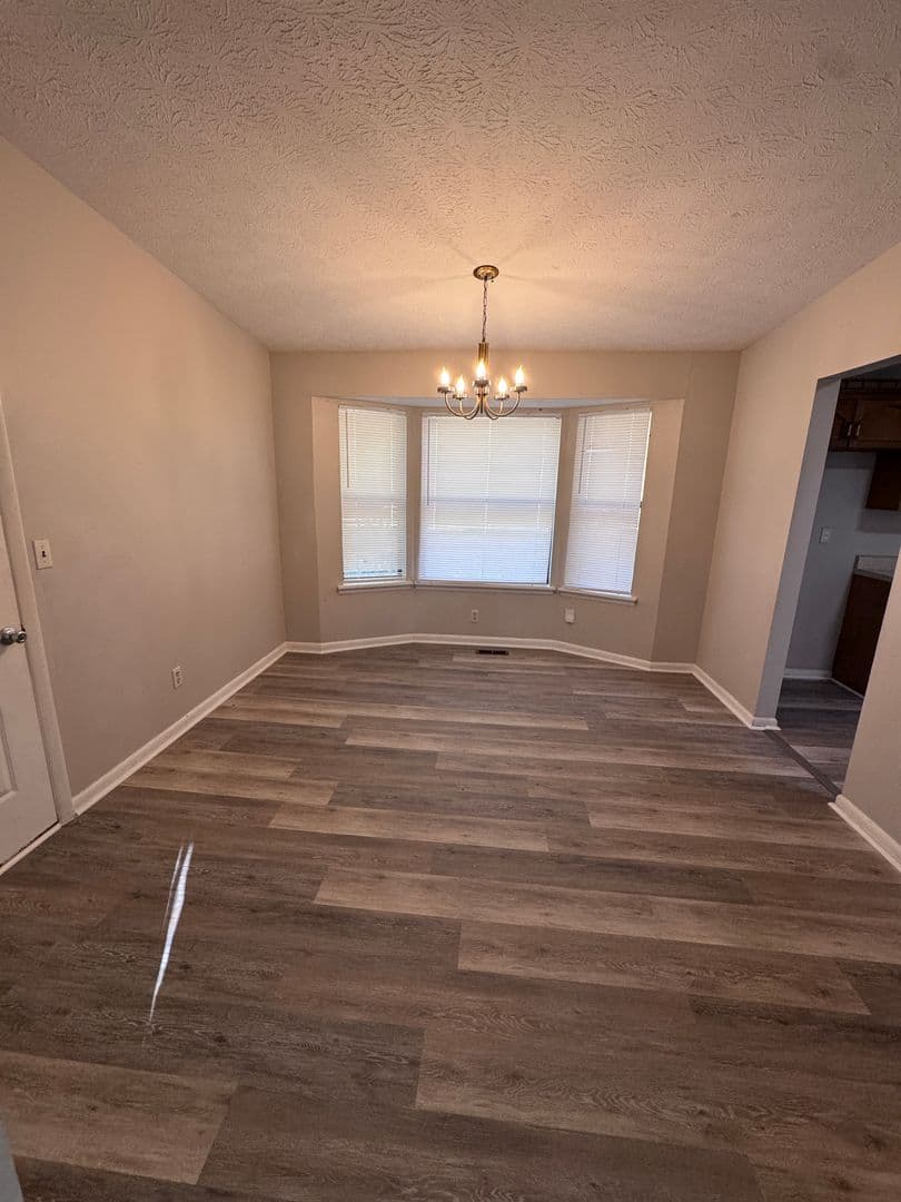 Jacksonville House: 800 14th Avenue, NE -