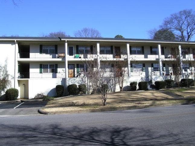 Anniston House: 1415 Christine Ave. #23