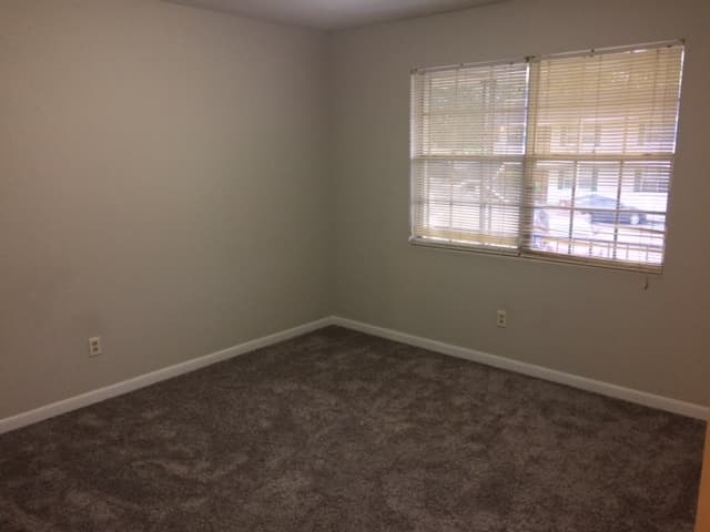 Anniston House: 1415 Christine Ave. #23