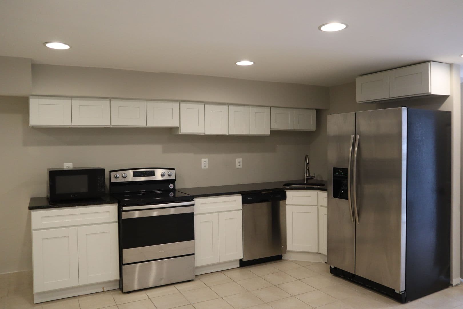 Baltimore Apartment: 2206 N Charles St