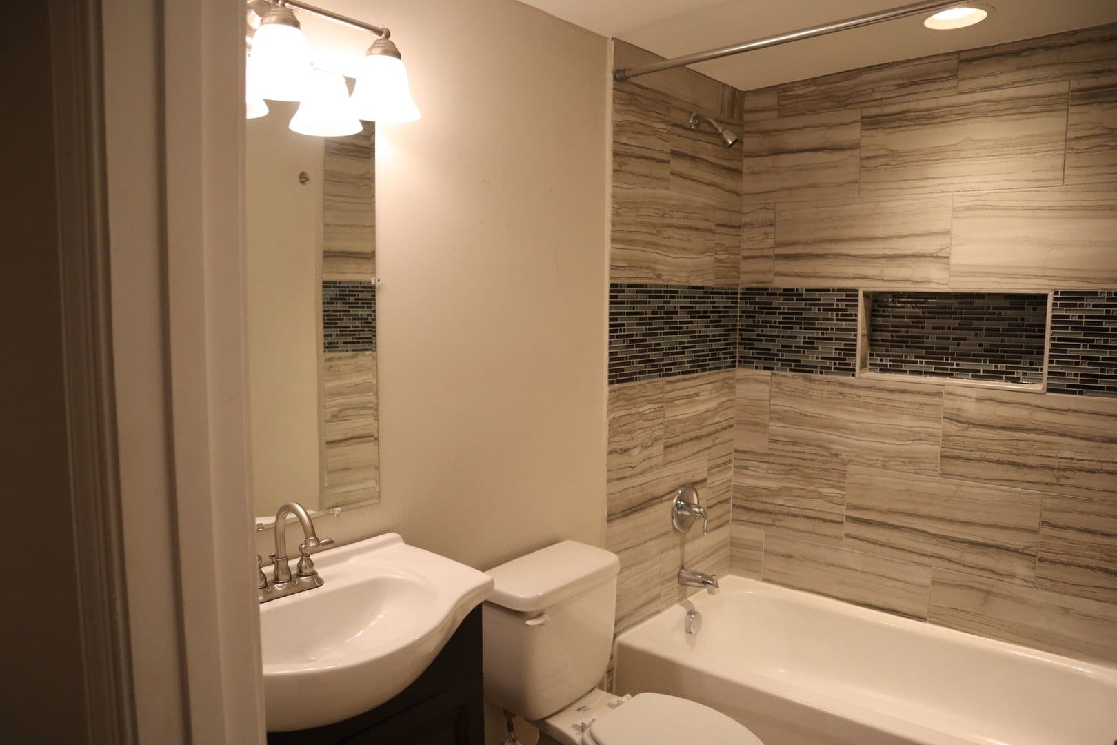 Baltimore Apartment: 2206 N Charles St