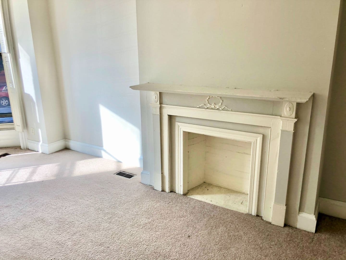 Baltimore Apartment: 110 E Preston St