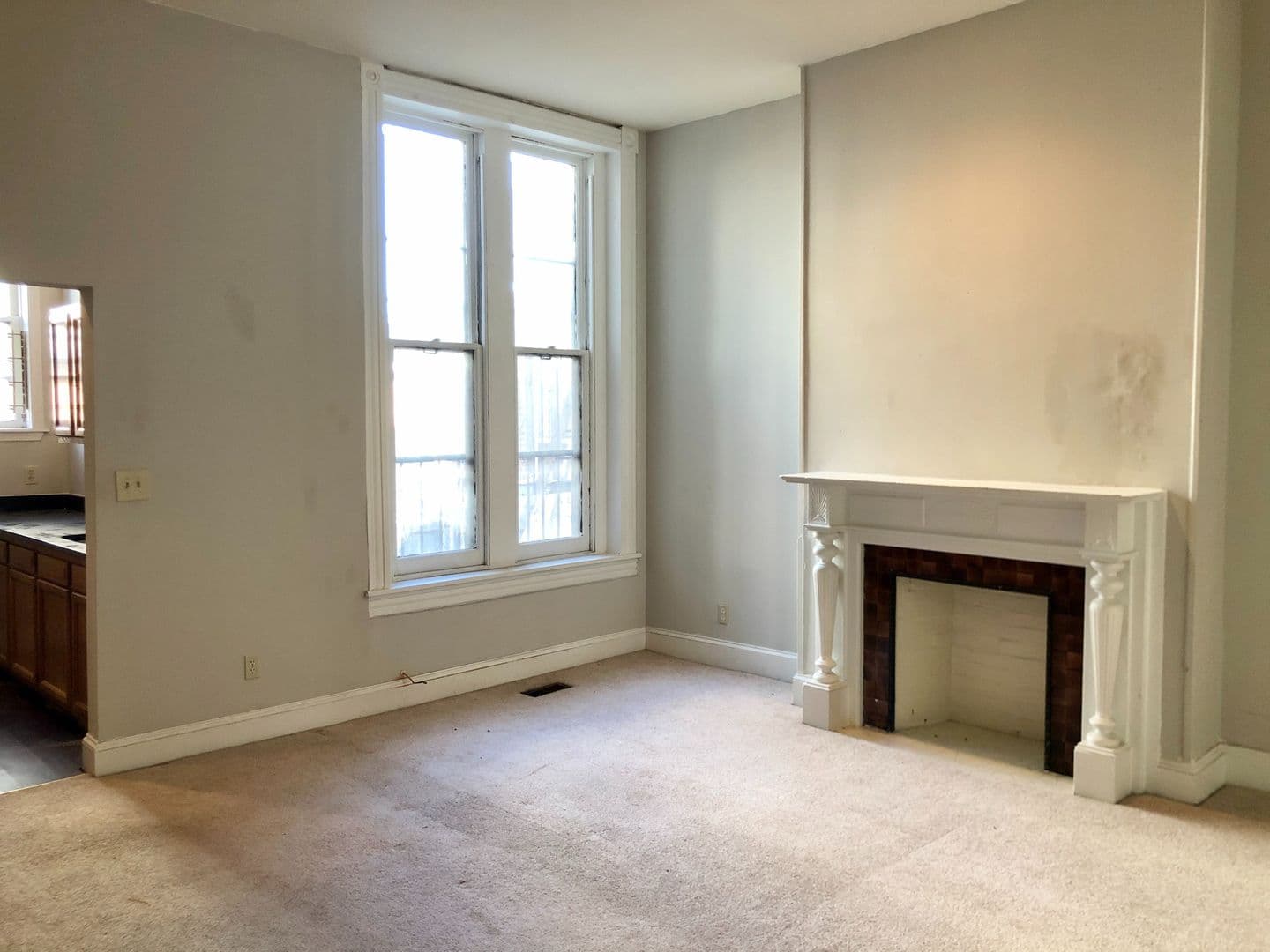 Baltimore Apartment: 110 E Preston St