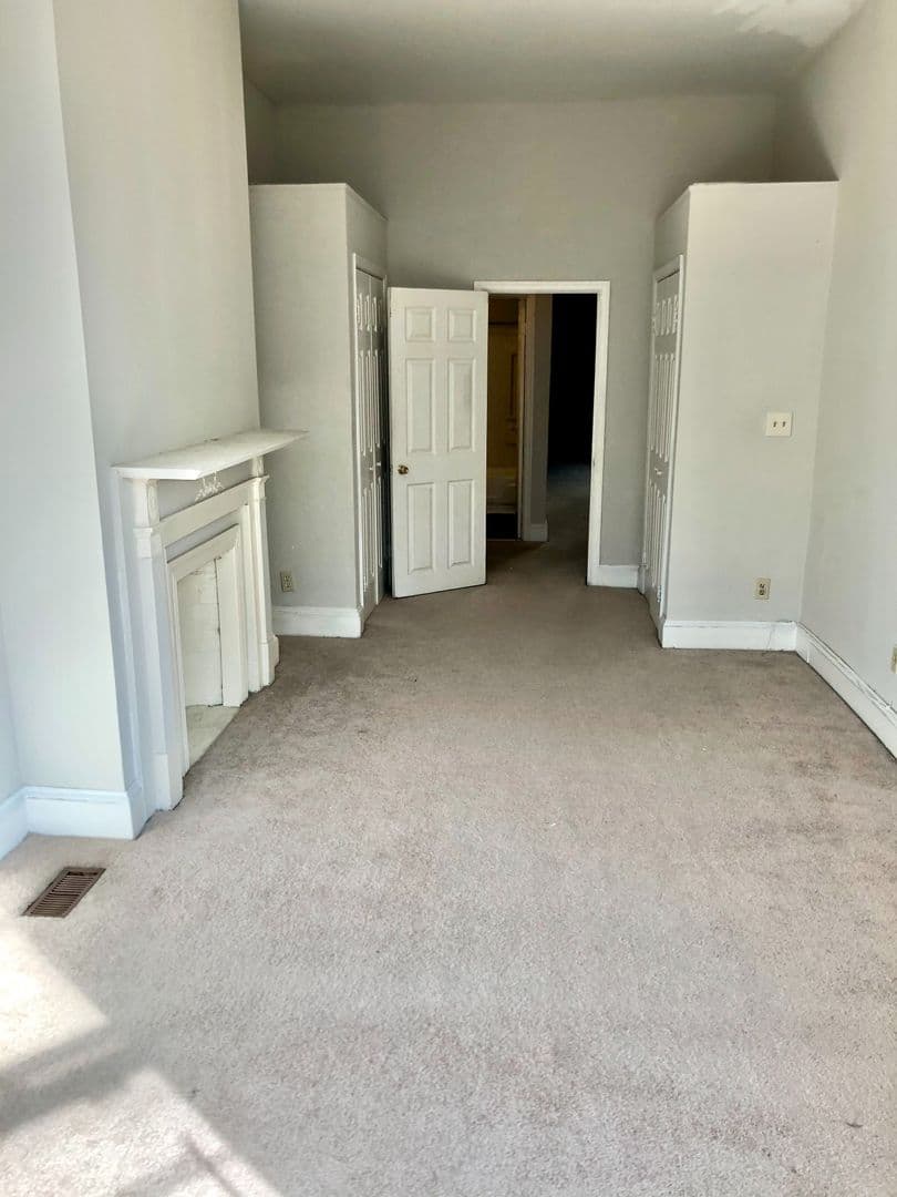 Baltimore Apartment: 110 E Preston St