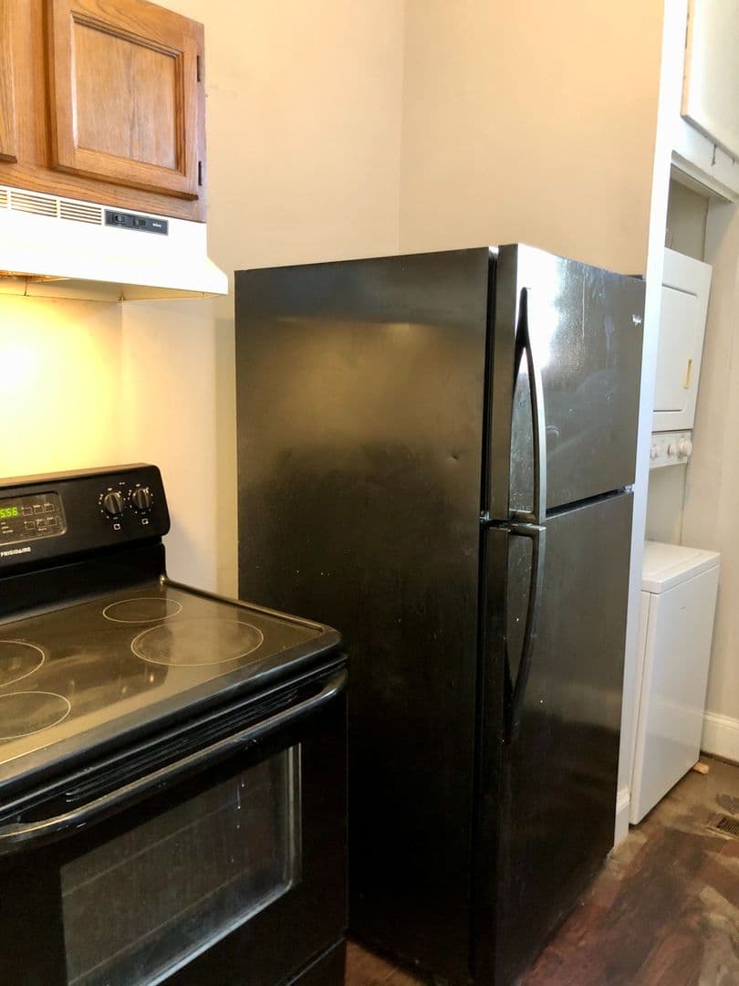 Baltimore Apartment: 110 E Preston St