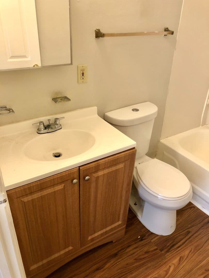 Baltimore Apartment: 110 E Preston St