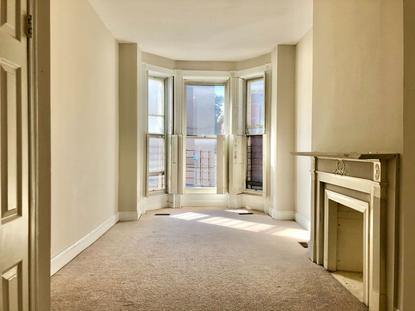 Baltimore Apartment: 110 E Preston St