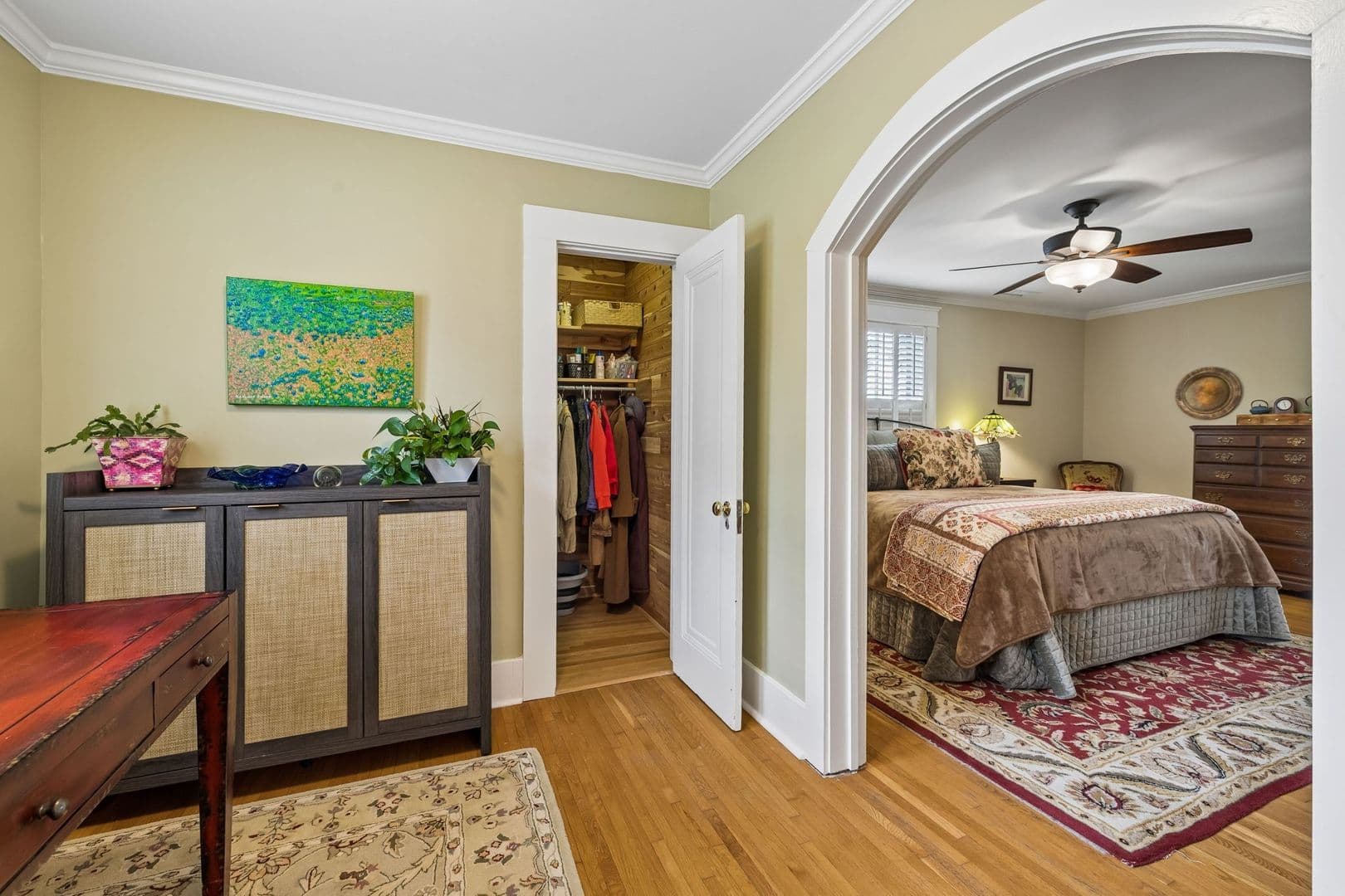 Nashville House: 2617 Barton Ave
