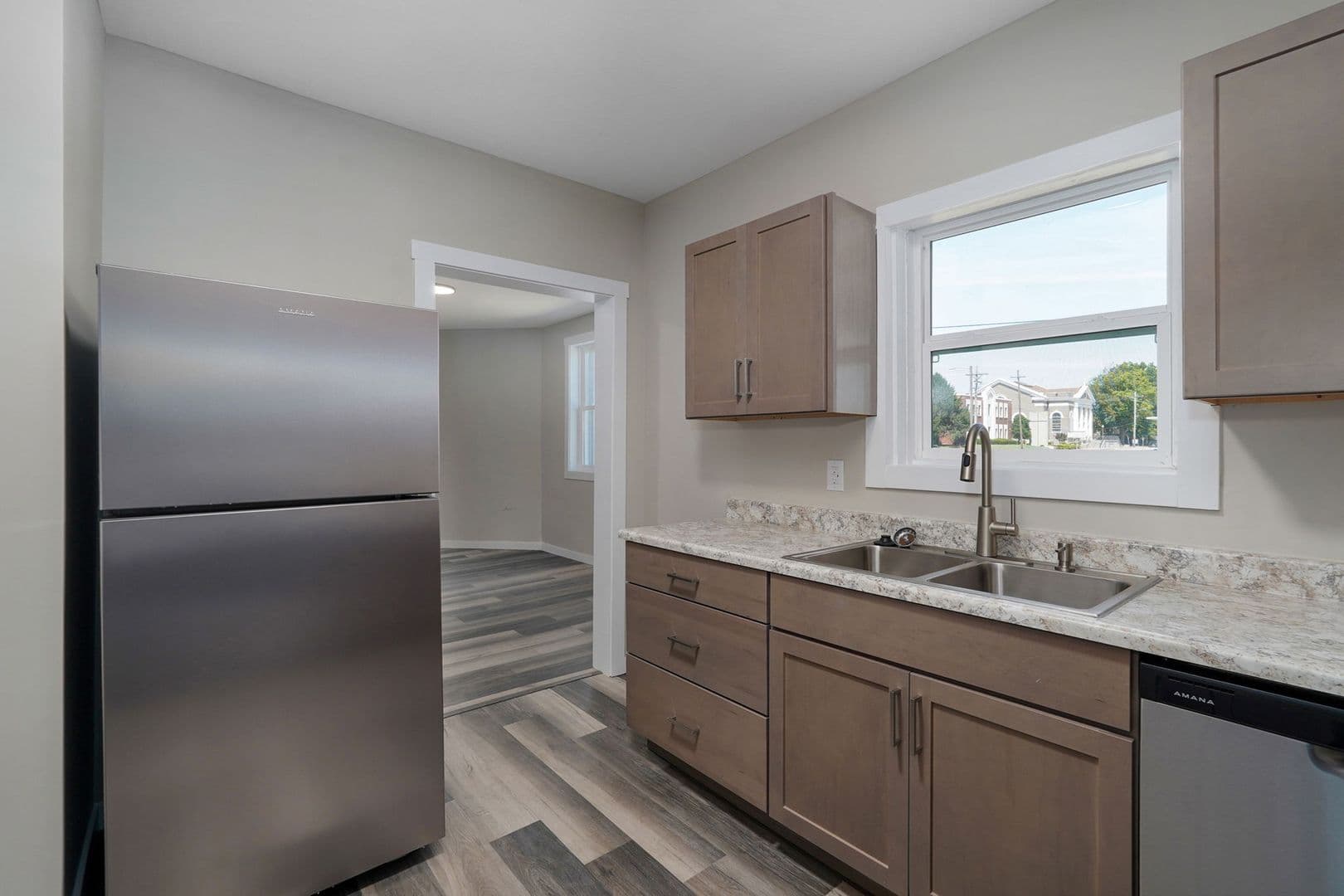 Springfield House: 652 S Jefferson Ave Unit B