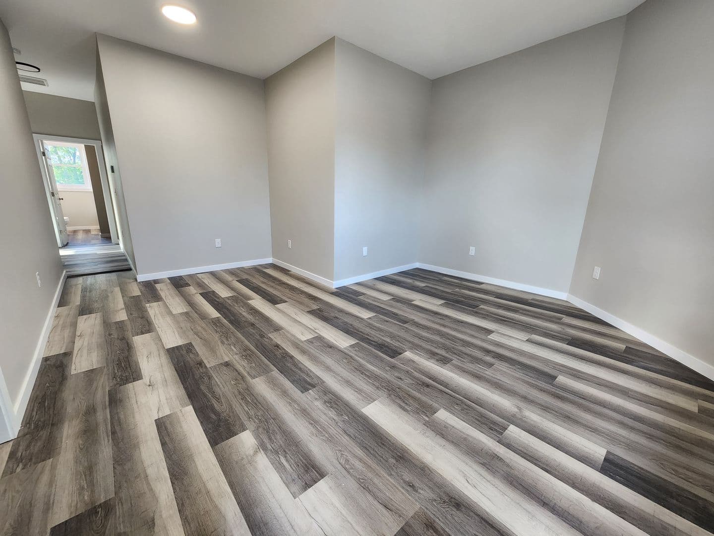 Springfield House: 652 S Jefferson Ave Unit A