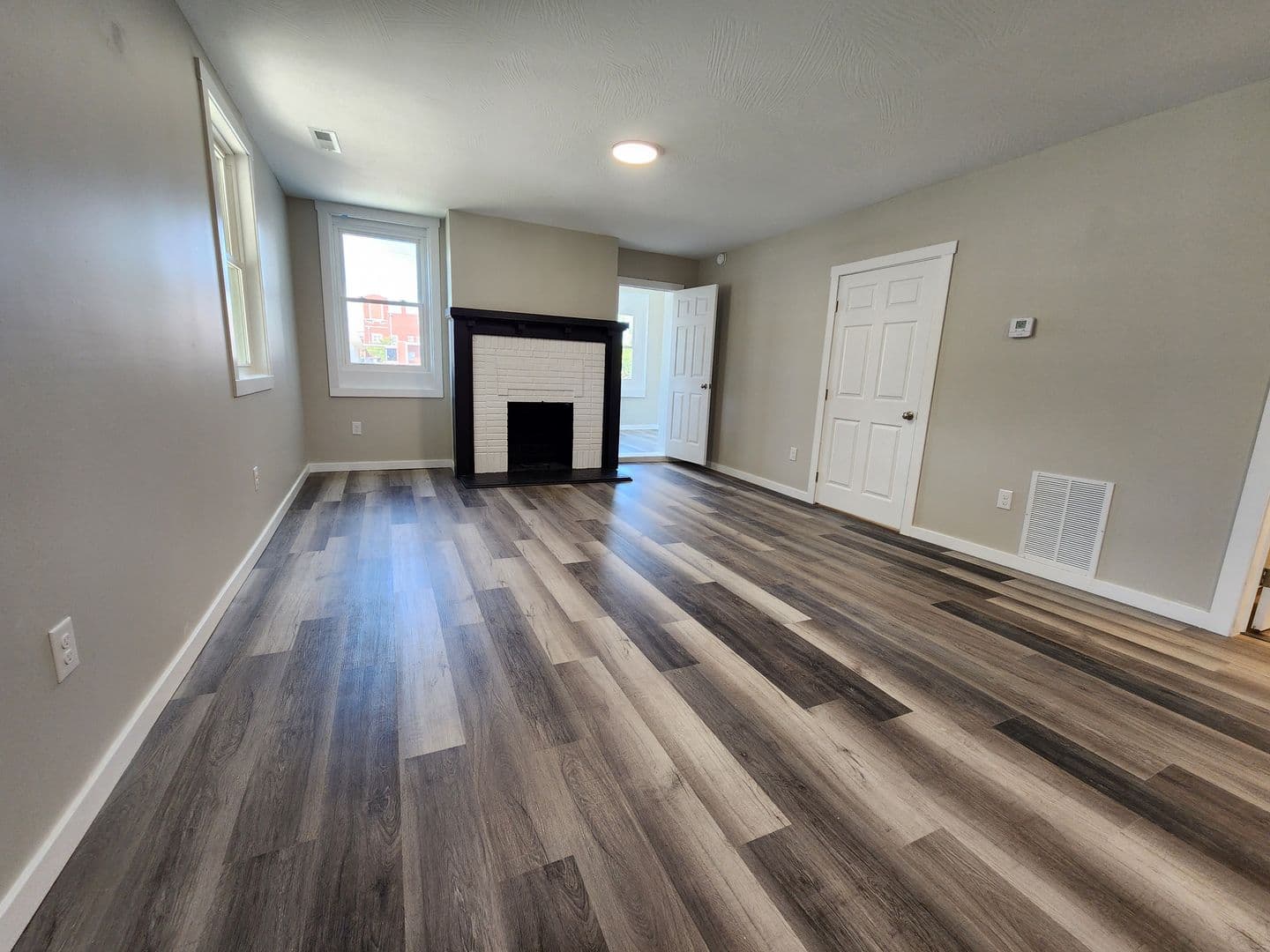 Springfield House: 650 S Jefferson Ave Unit B