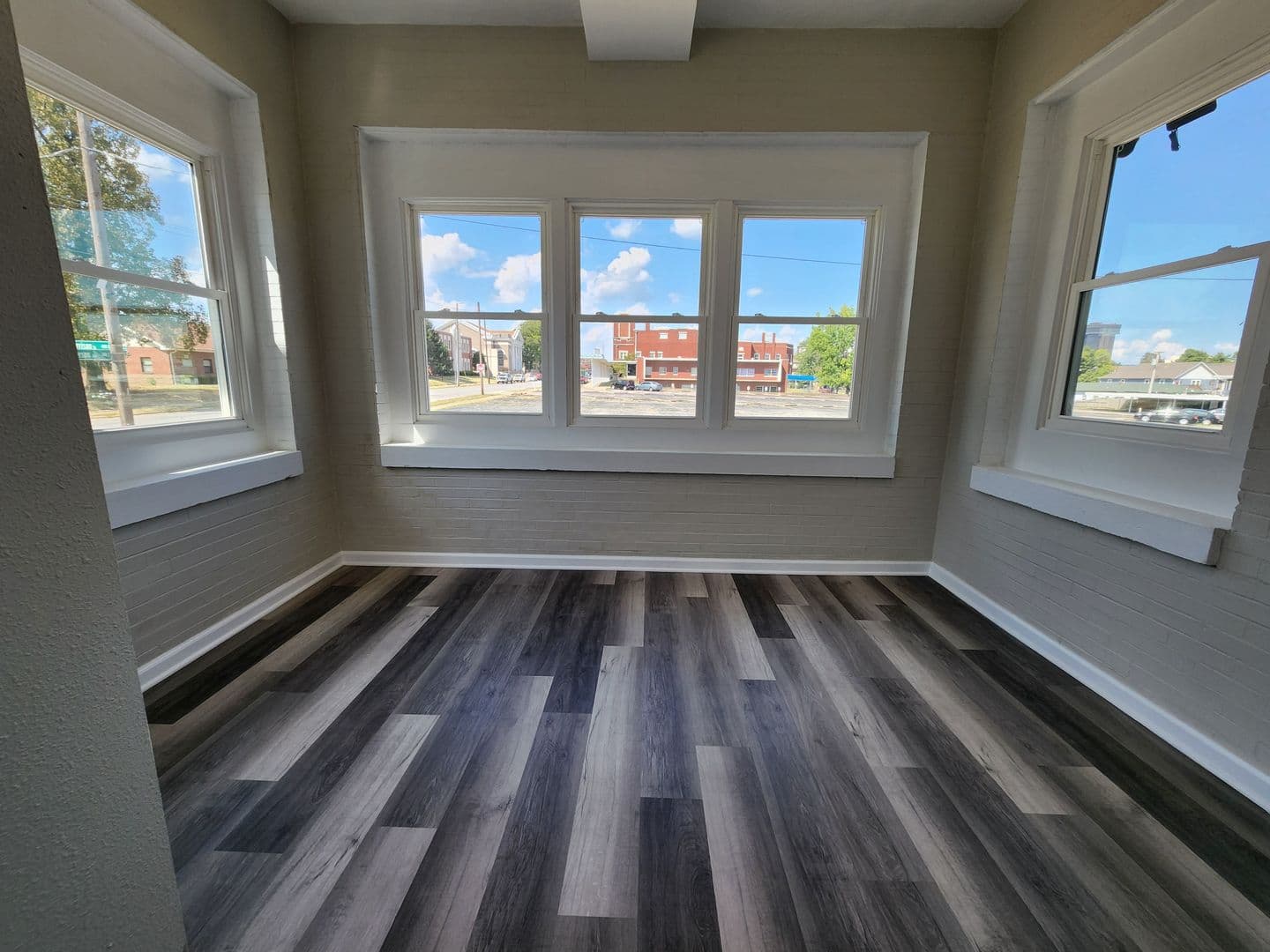Springfield House: 650 S Jefferson Ave Unit B