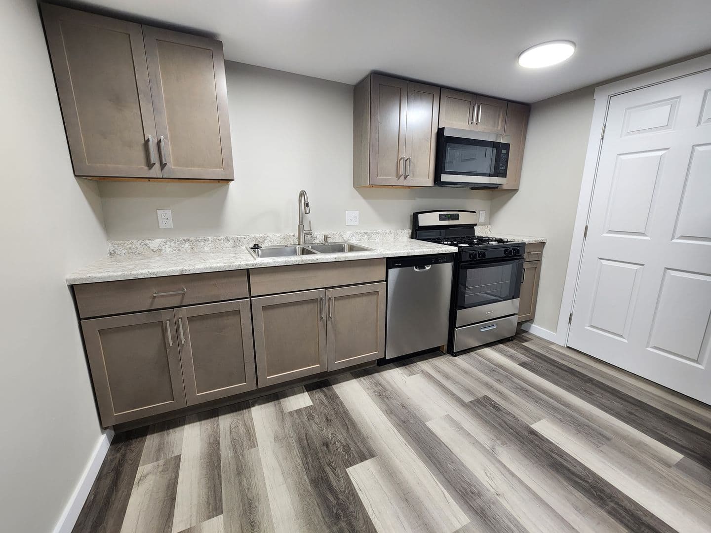 Springfield House: 652 S Jefferson Ave Unit C