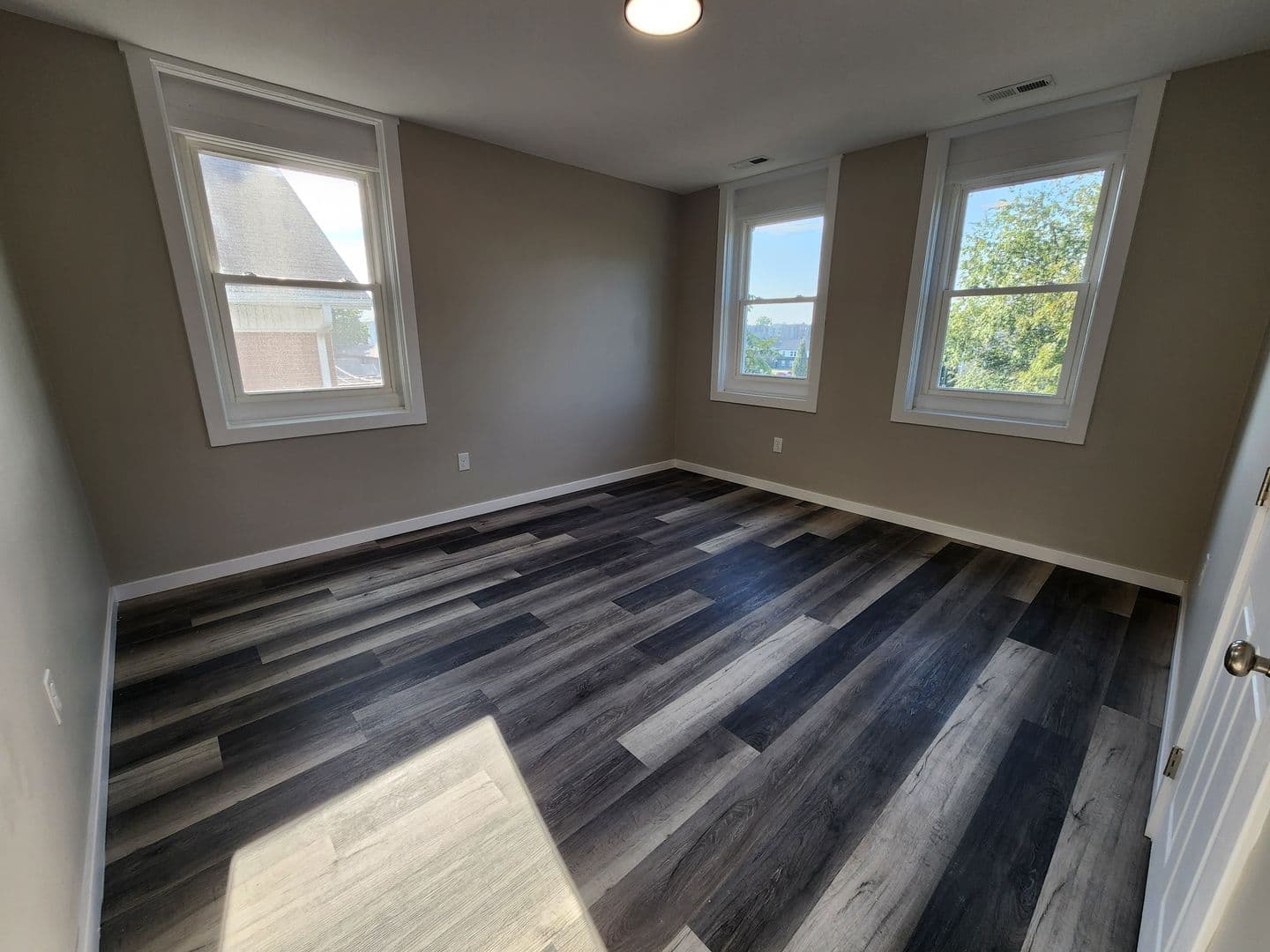 Springfield House: 652 S Jefferson Ave Unit A