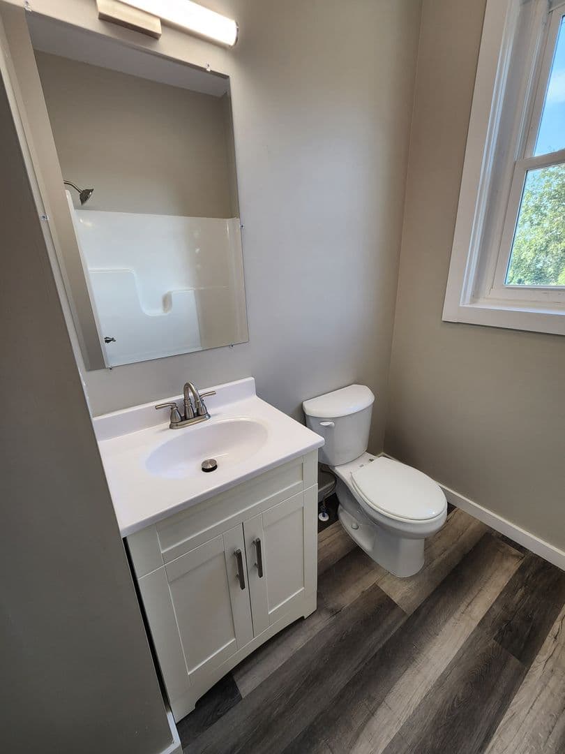 Springfield House: 652 S Jefferson Ave Unit A