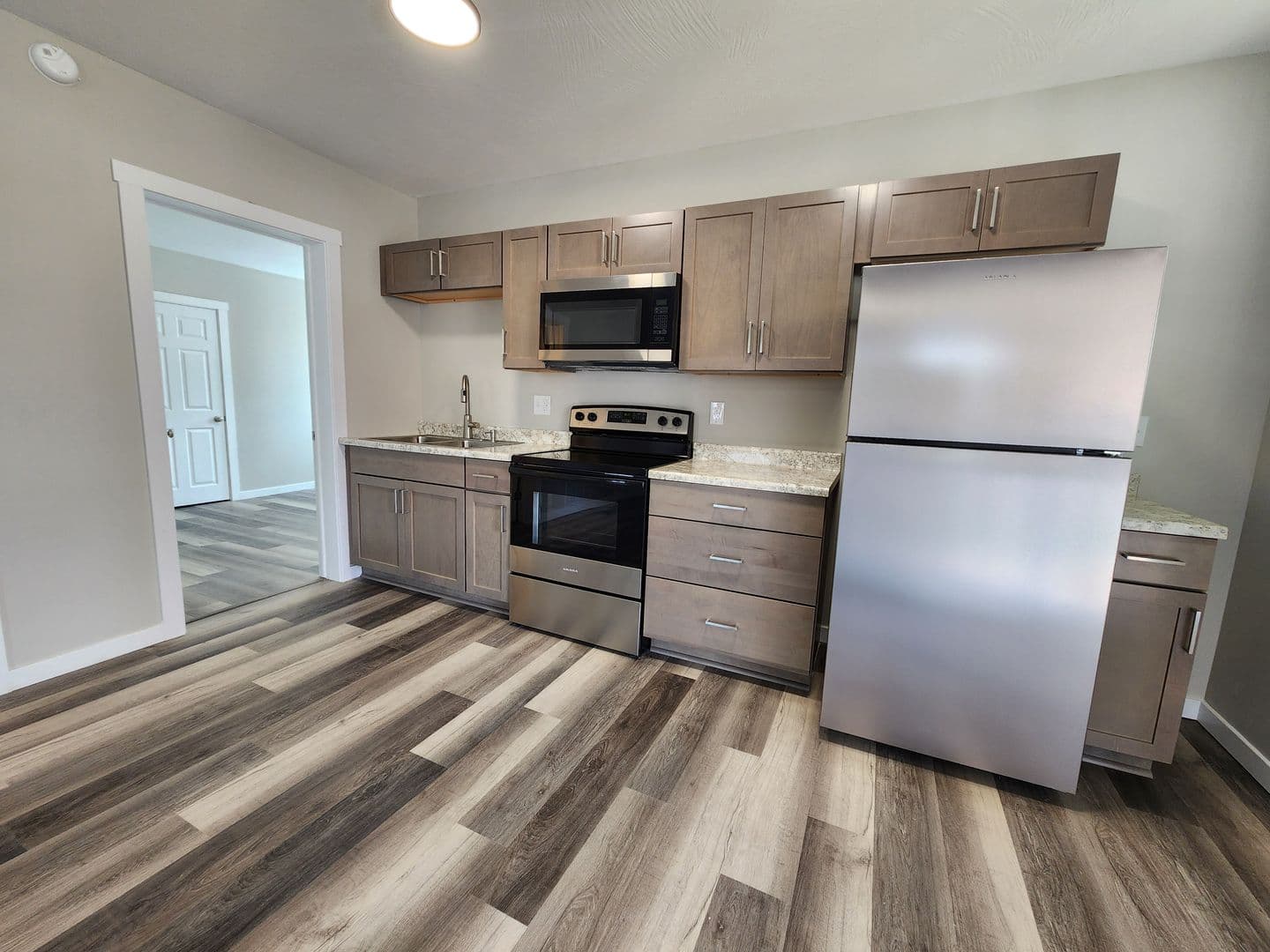 Springfield House: 650 S Jefferson Ave Unit B