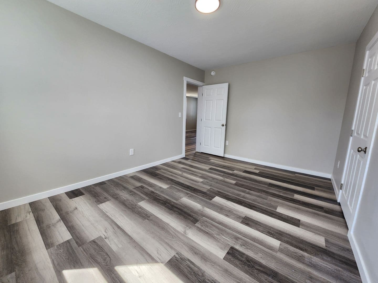 Springfield House: 650 S Jefferson Ave Unit B