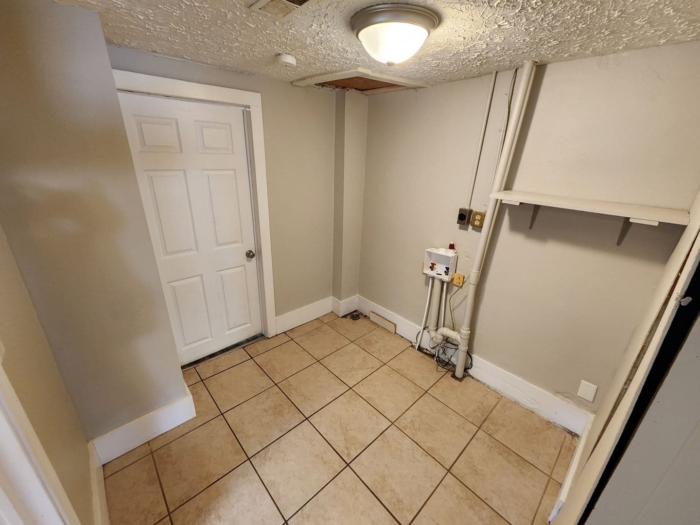 Springfield House: 826 N Weaver Ave