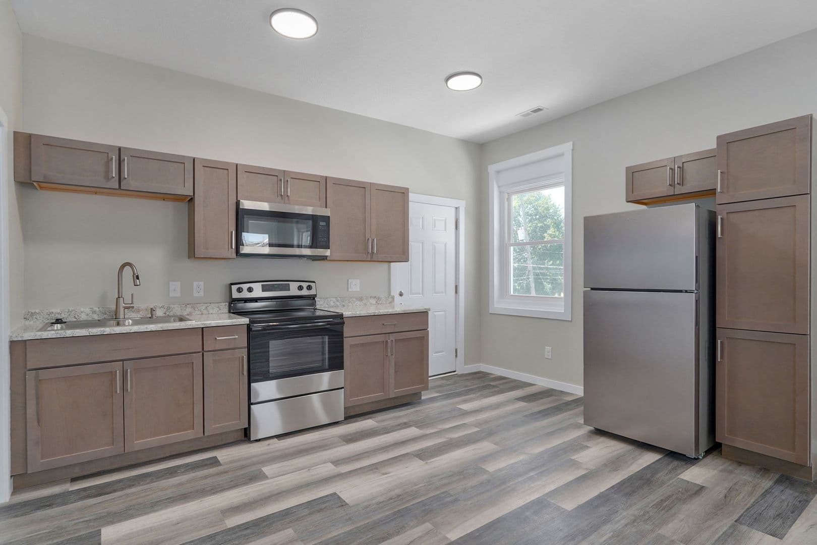 Springfield House: 650 S Jefferson Ave Unit A