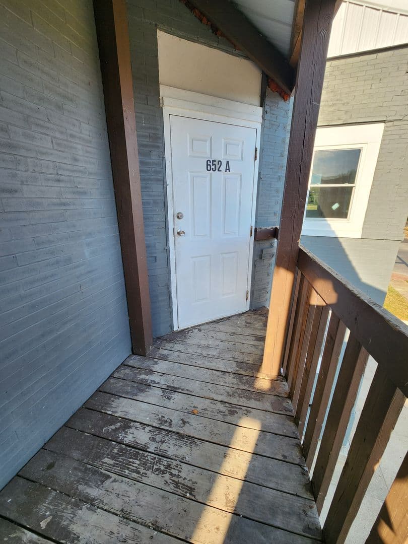 Springfield House: 652 S Jefferson Ave Unit A