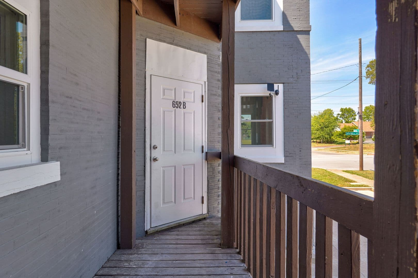Springfield House: 652 S Jefferson Ave Unit B