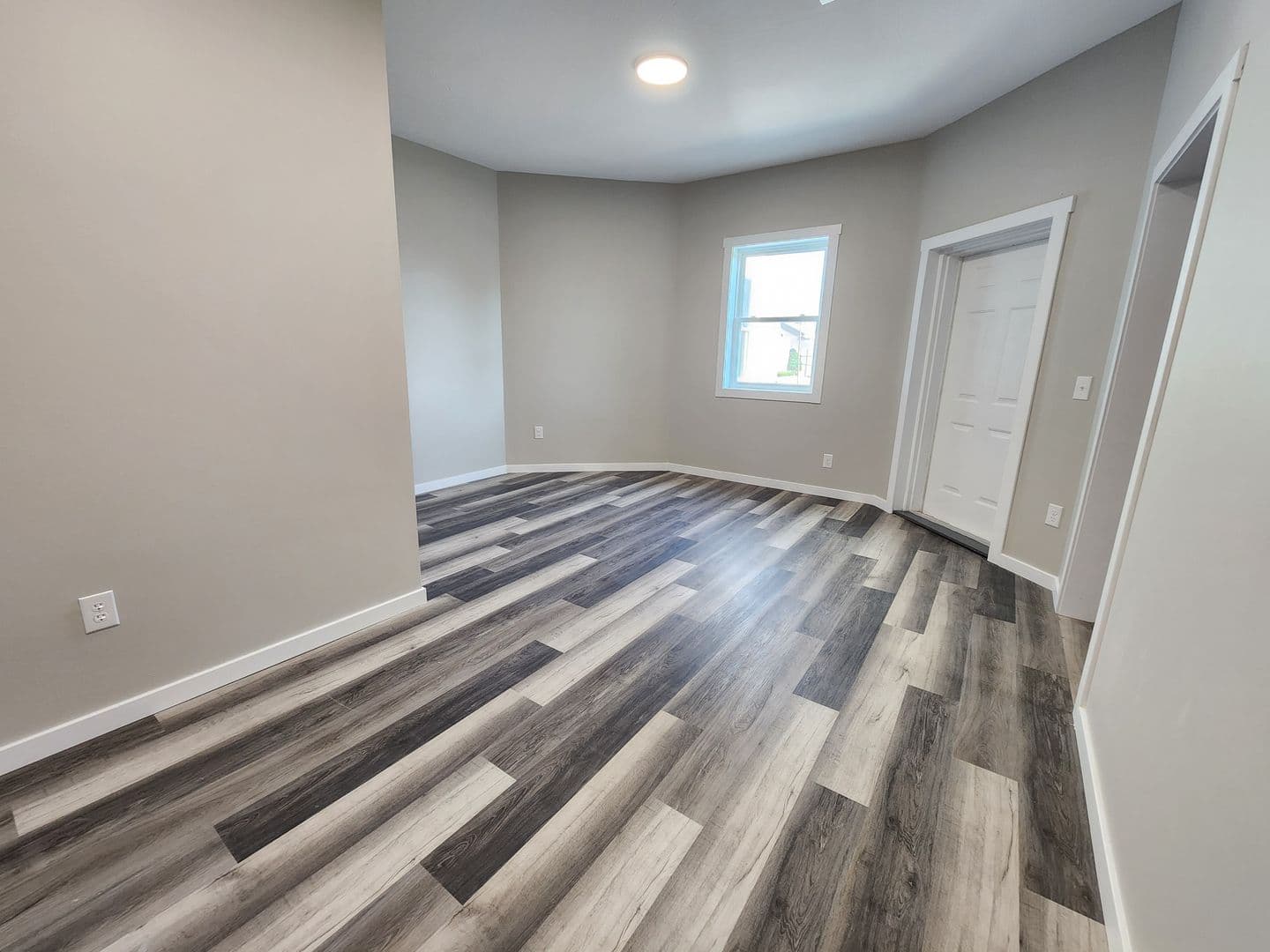 Springfield House: 652 S Jefferson Ave Unit A