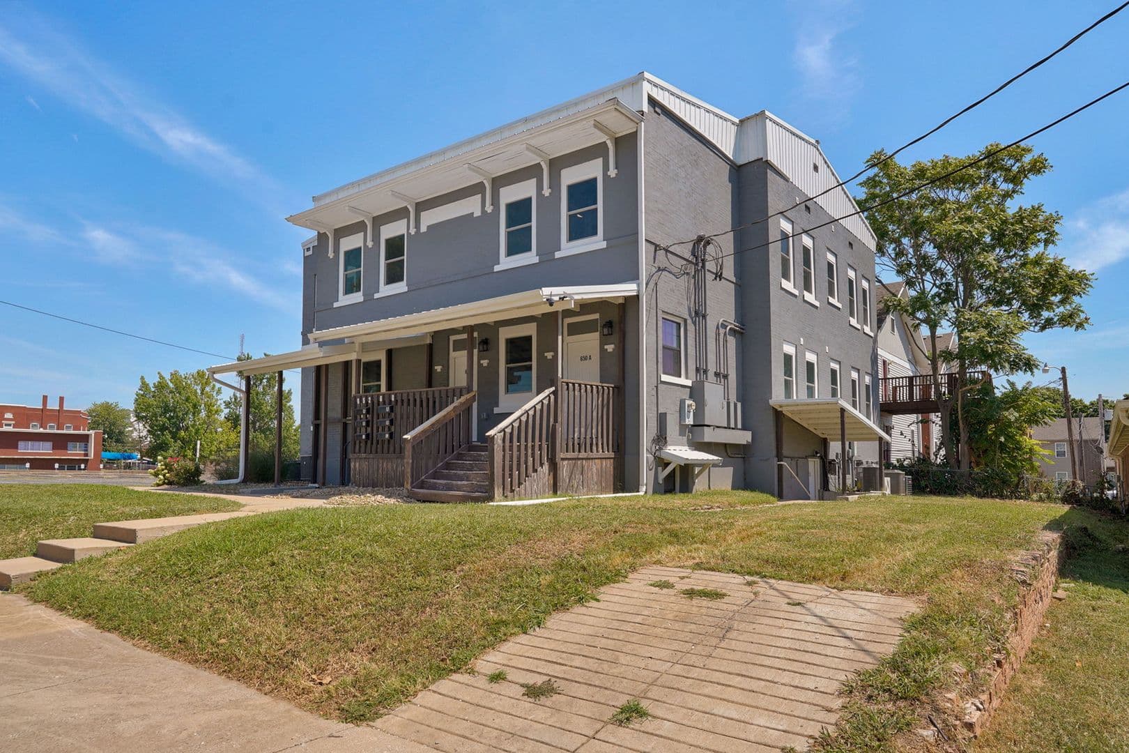 Springfield House: 652 S Jefferson Ave Unit B