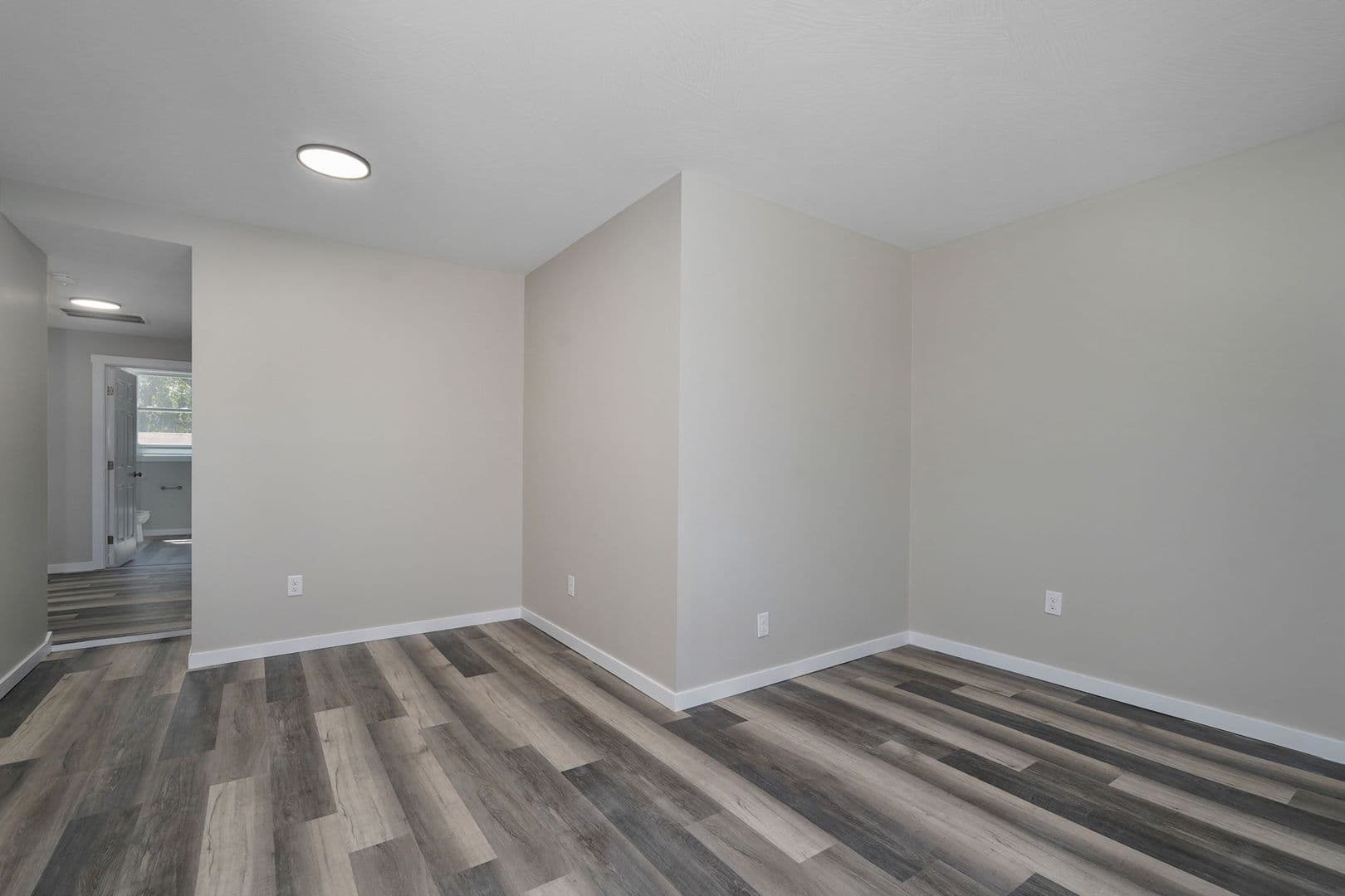 Springfield House: 652 S Jefferson Ave Unit B