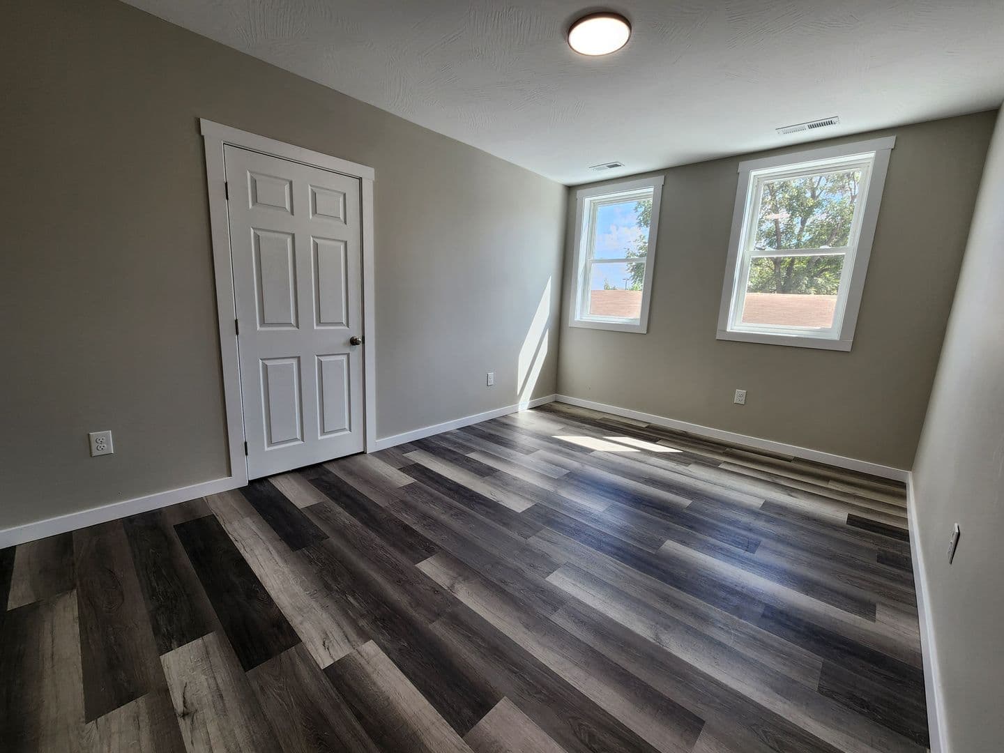 Springfield House: 650 S Jefferson Ave Unit B